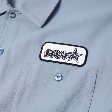 HUF Shadows LS Work Shirt azzurra, vista posteriore con maniche camo